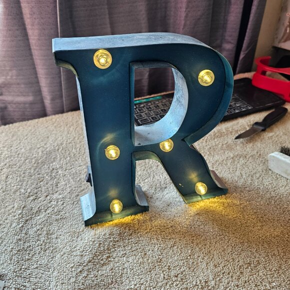 The letter R - Picture 4 of 6